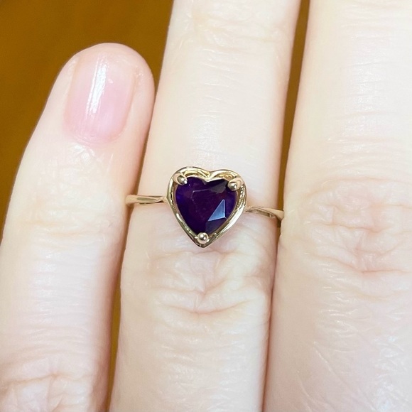 TL 10K Amethyst dark Purple Heart cut 6mm solid yellow gold size 5 ring​…​ - Picture 3 of 11